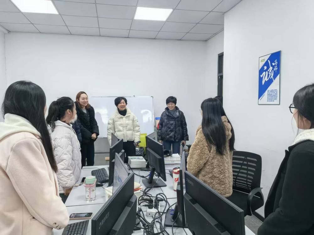 学院领导看望会计实务赛项集训备赛师生