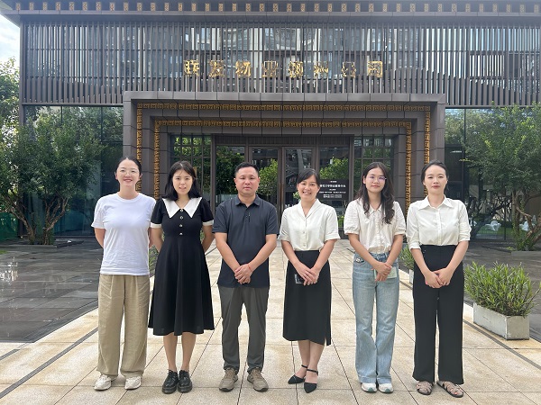 校企双方合影留念