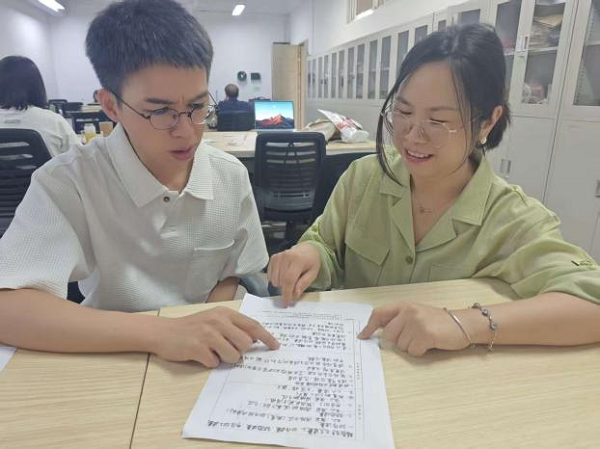 图3 课程负责人与团队教师交流授课情况