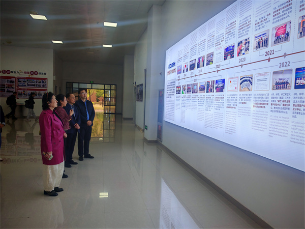 调研团参观米乐官网官塘校区