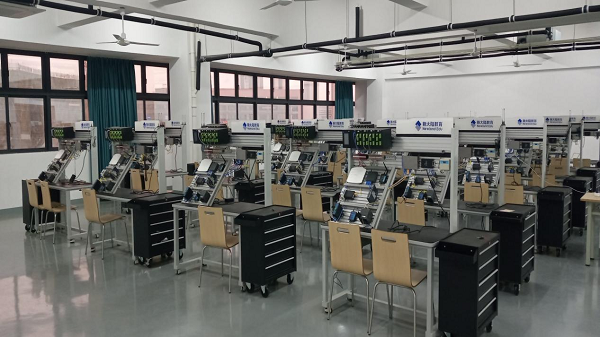 校内智能系统集成与应用实训室