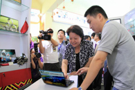 自治区李康副主席视察我院参加天津2012年全国职业院校学生技能作品展洽会展位