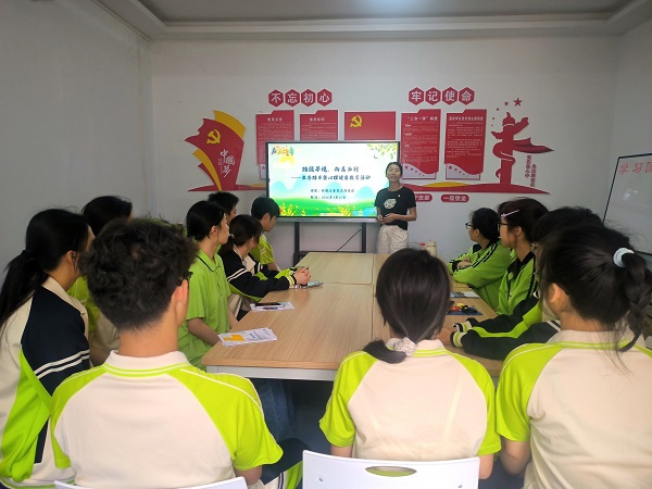 【珍爱生命，逐光而行】环境与食品工程学院开展“踏绿寻境，向美而行”生态踏青暨心理健康教育活动