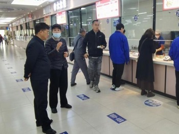 校领导深入食堂开展督导检查