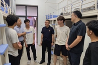 暖心入宿舍 关怀启新程 —— 机电工程学院领导走访宿舍慰问2026级新生