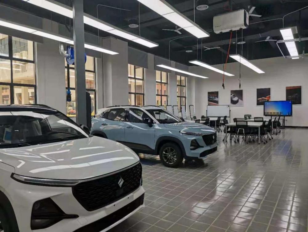 1.上汽通用五菱共建SGMW全球服务培训中心实景