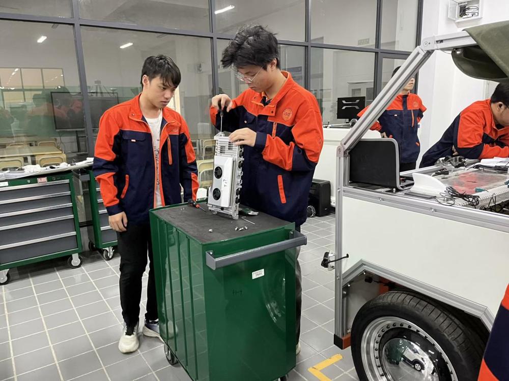 2.学生实训实景