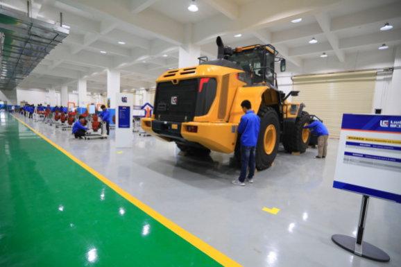 柳工-柳职大全球客户体验中心场景图