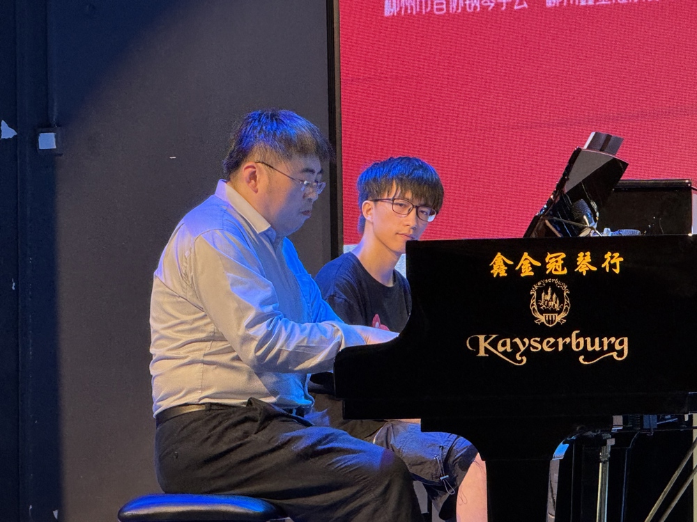 学生在上大师课