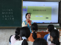 柳职大艺术学院学子三下乡：艺韵传侗乡，美育润童心