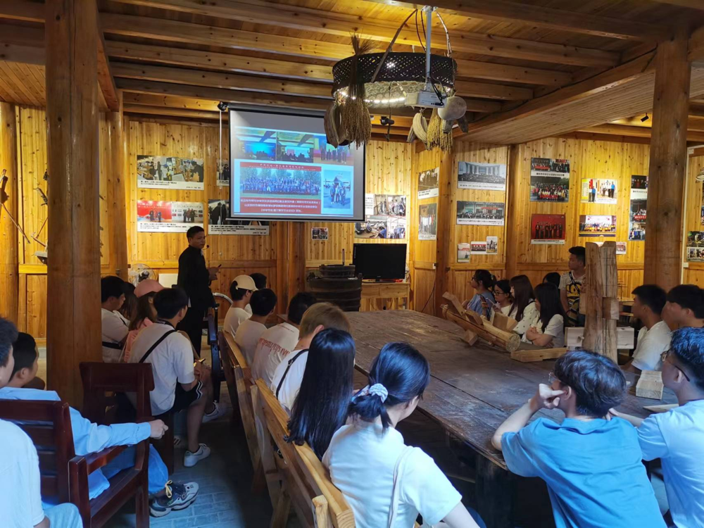 图5-学生艺术考察实训